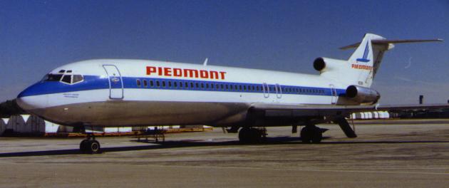 727-200 (Photographed by : Kent Raney)